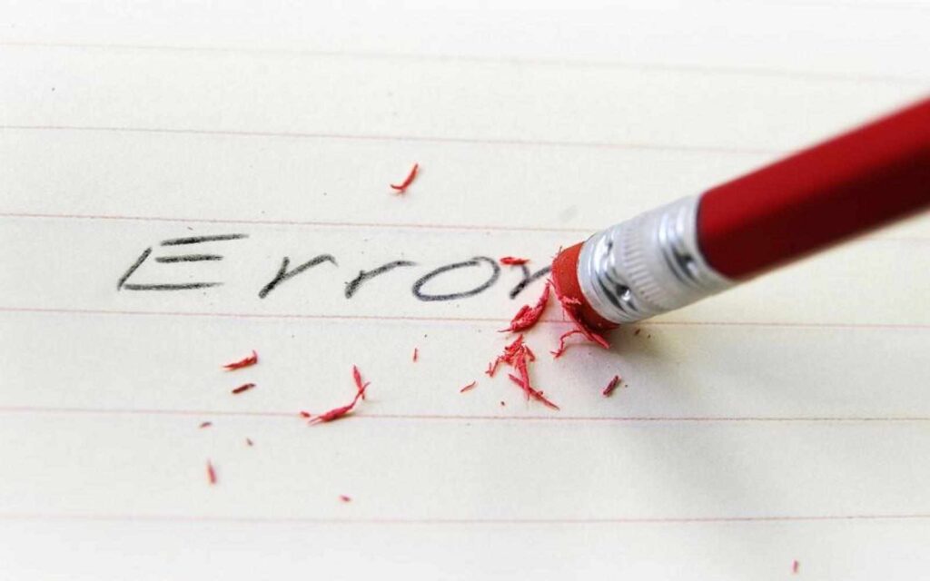 ¡Error! 5 palabras que debes desterrar de tus redacciones (y sus mejores sustitutos)