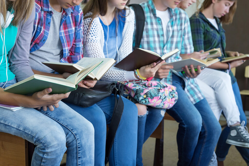 Estrategias infalibles para fomentar la lectura en niños y adolescentes los fines de semana